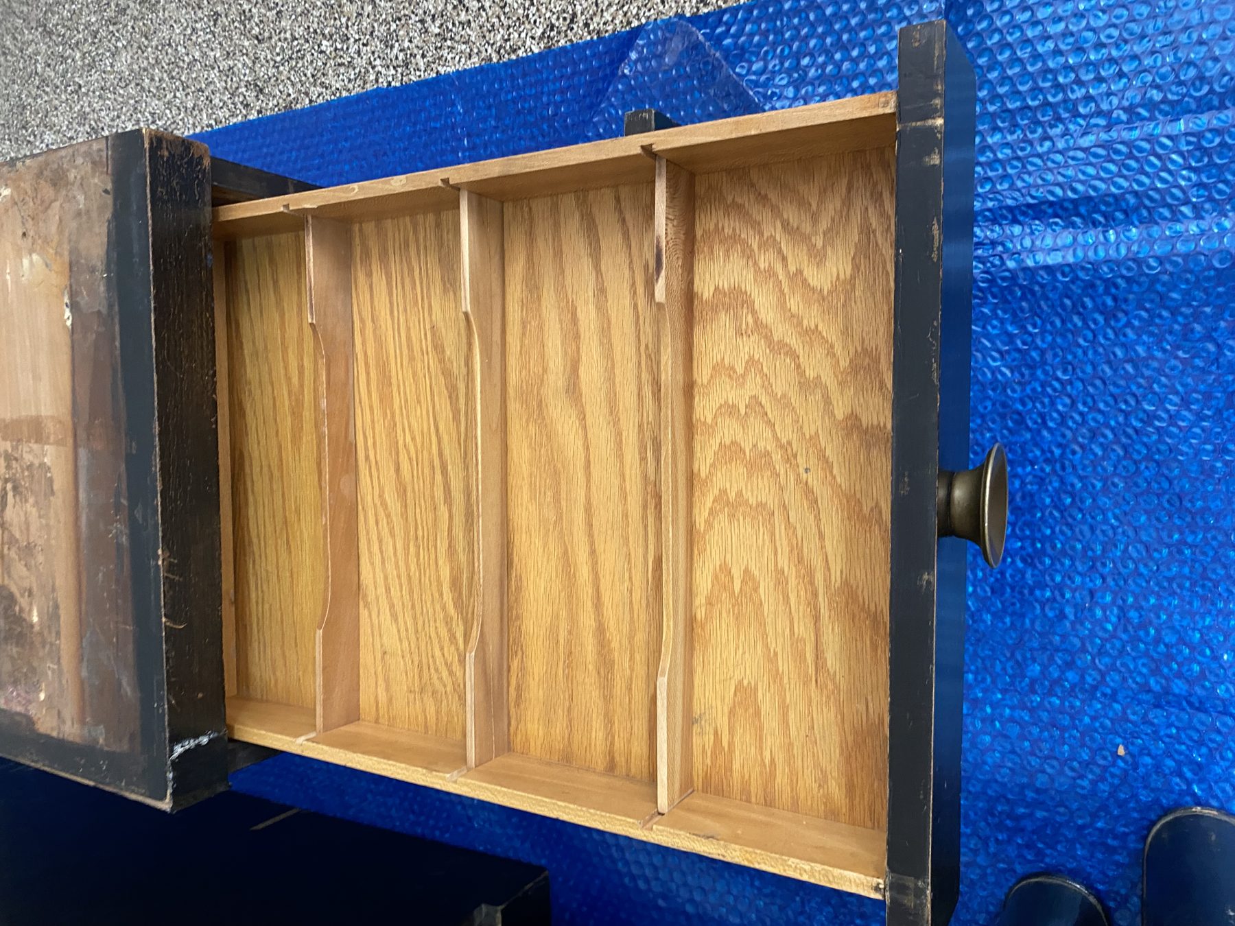Drawer interior and dividers
